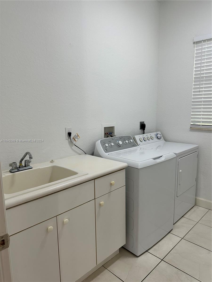 Building Photo - 11388 NW 68th St