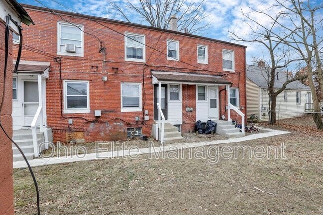 Building Photo - 2235 Homestead Dr