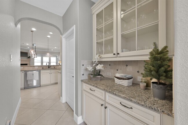 Building Photo - 98 Lindenberry Cir