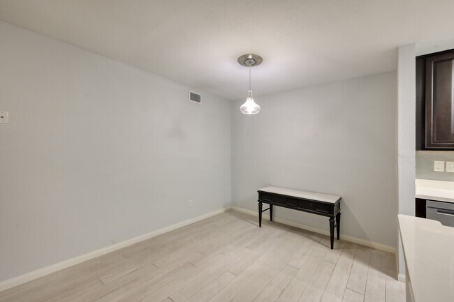 Building Photo - 1860 White Oak Dr