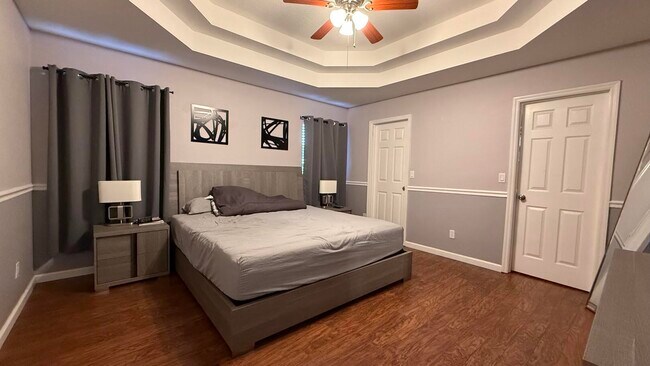 Building Photo - 3647 SW Ballweg St