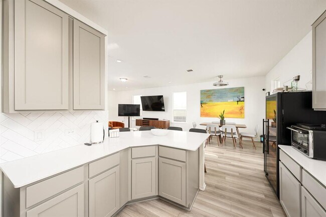 Building Photo - 7105 Gray Catbird Dr