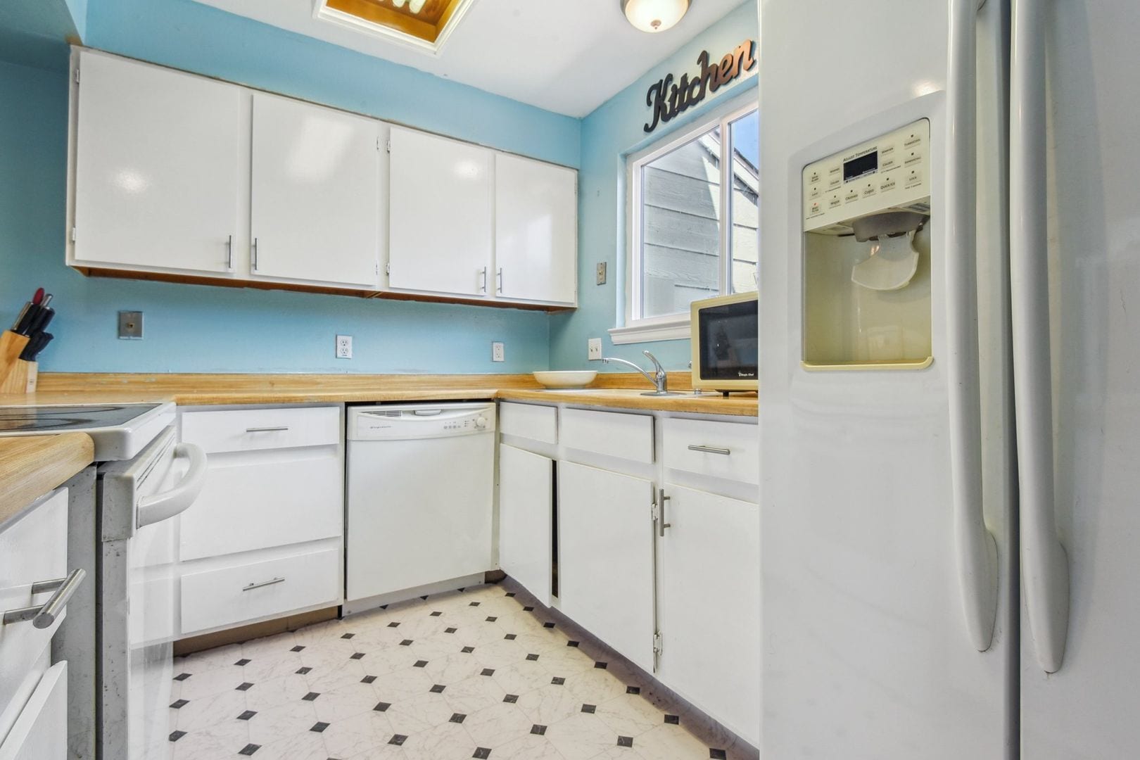 Building Photo - 8218 Washington St