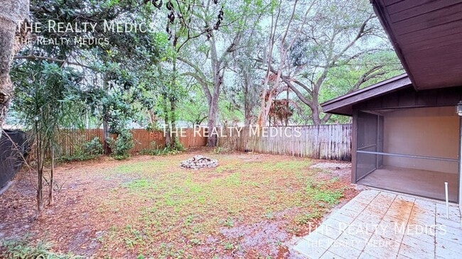 Building Photo - 7909 Richwood Dr