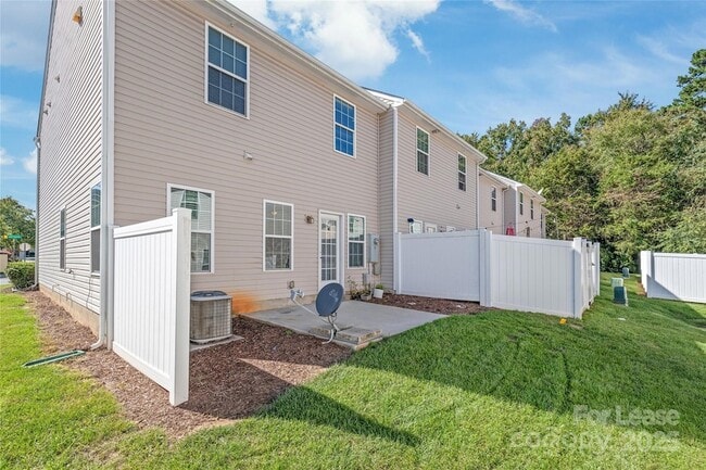 Building Photo - 7736 Sweet Fern Way