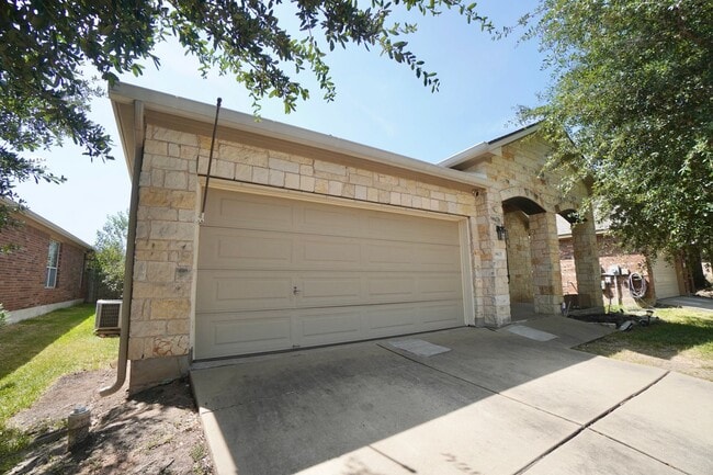 Building Photo - 18621 Dry Pond Dr