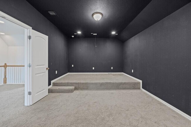 Building Photo - 2608 Hudson Ln