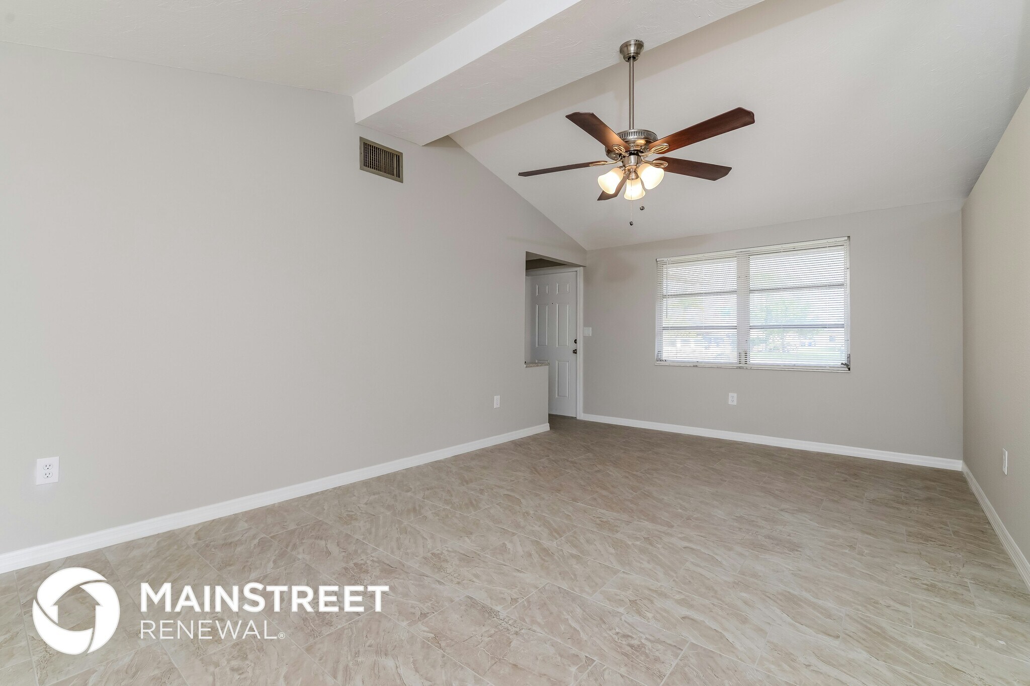 Building Photo - 2472 Waneta Dr