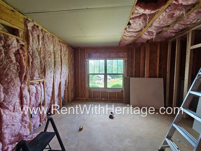 Building Photo - Gorgeous 3 bd / 2 bath / Attention to Deta...