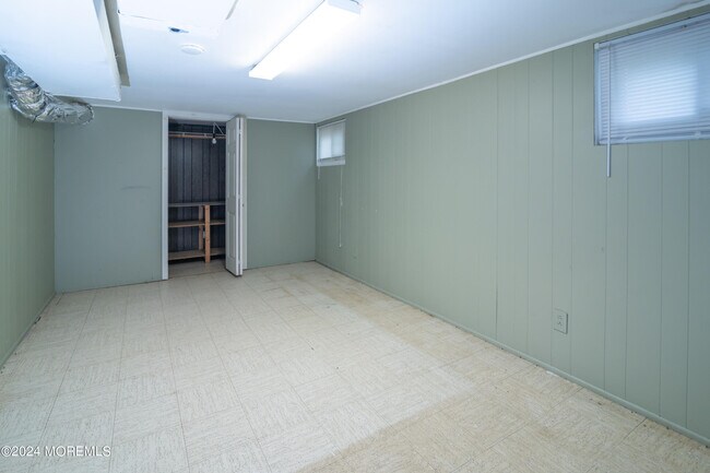 Building Photo - 3 Willowbrook Dr