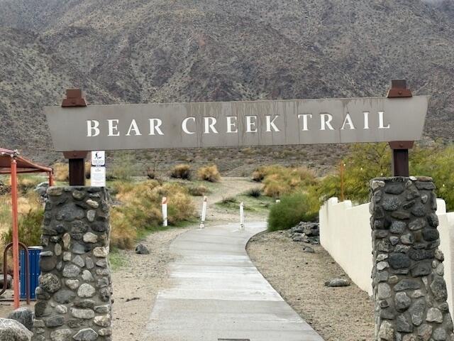 Building Photo - 54035 Avenida Martinez