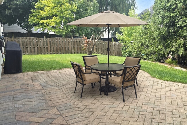 Building Photo - 1433 Deer Creek Ln