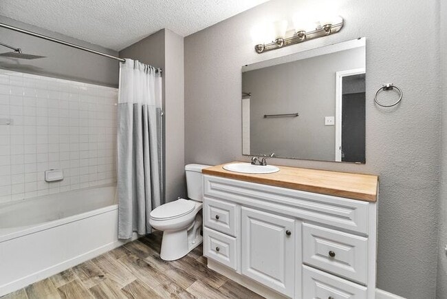 Building Photo - Beautiful 3-Bedroom Home in Fishers