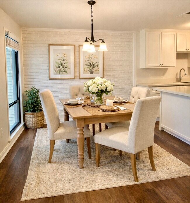 Building Photo - 909 Silber Rd