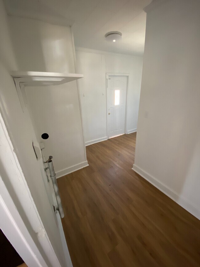 Building Photo - 1000 Fairlane Dr