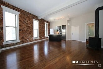 Building Photo - 0 bedroom in CHICAGO IL 60614