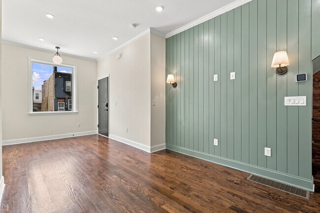 Building Photo - 2434 N 33rd St