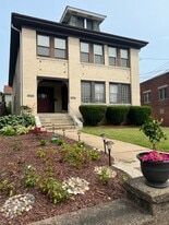 Front of Building - 2924 Espy Ave