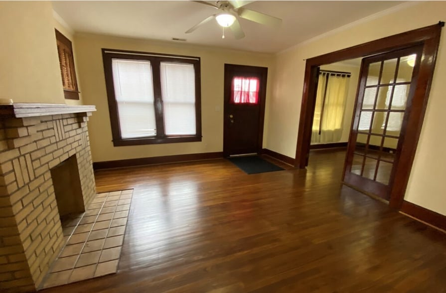 Building Photo - 317 E 20th St