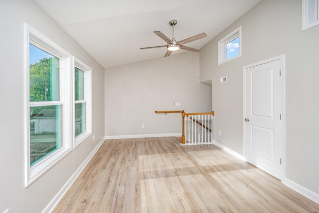 Building Photo - 358 Sheridan Dr