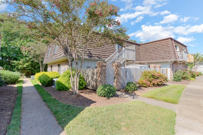 Building Photo - 1611 Ocean Bay Dr