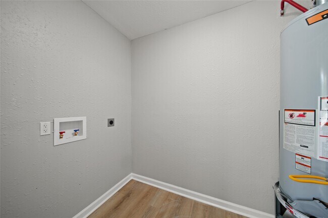 Building Photo - 5870 Reed Rd