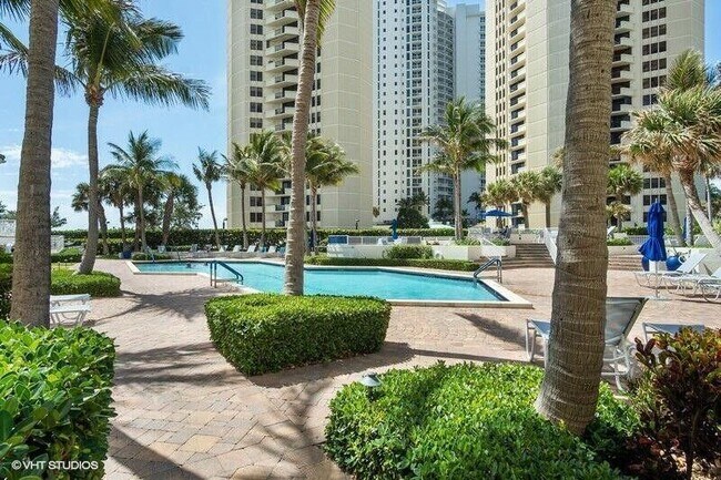Building Photo - 3000 N Ocean Dr