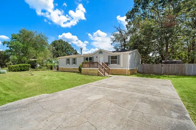 Building Photo - 16482 Pisces Rd