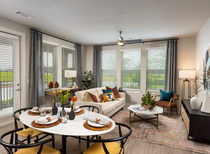 Building Photo - 4255 Magnolia Vlg Dr