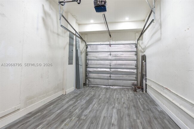 Building Photo - 15411 SW 9th Way