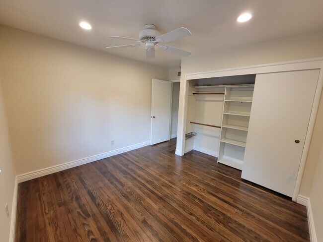 Building Photo - 4380 Entrada Dr