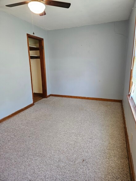 Building Photo - 5050 Pulliam St