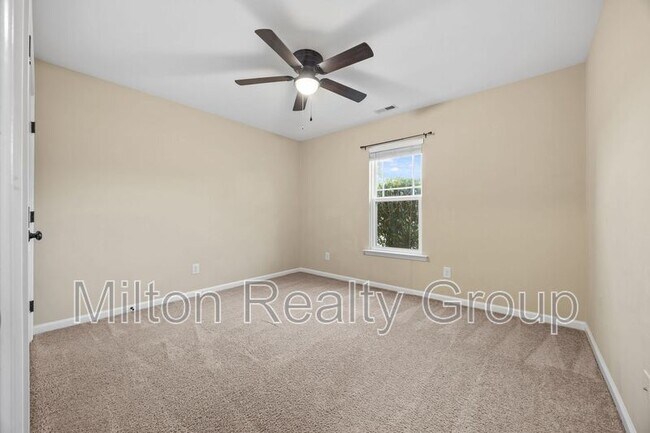 Building Photo - 111 Angel Oak Dr