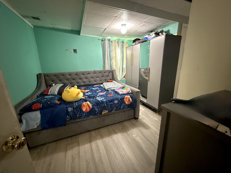 2nd bedroom - 7724 Acrocomia Dr