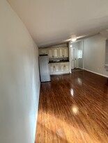Building Photo - 136 Orange Grove Ave