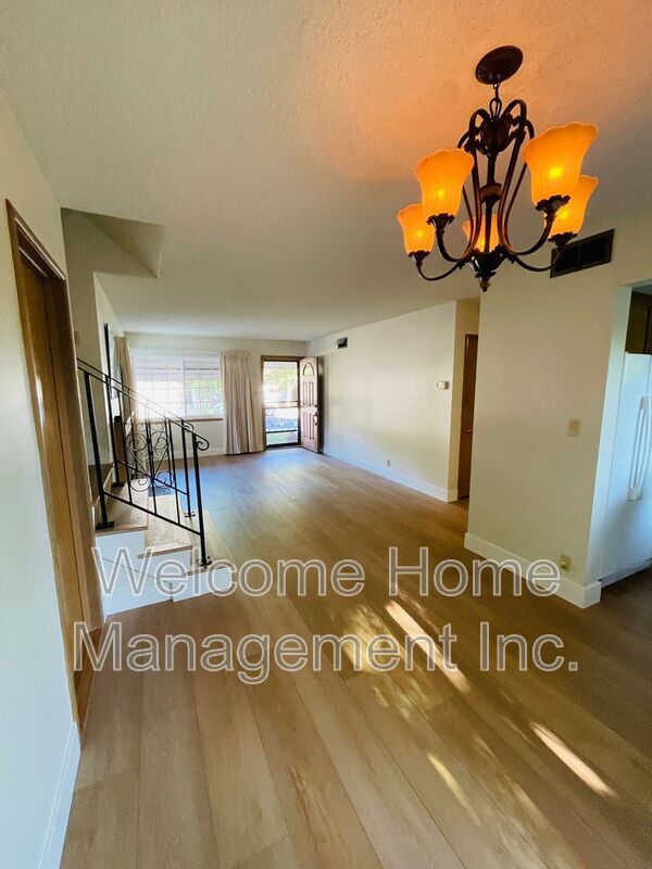 Building Photo - 3945 Euclid Ave