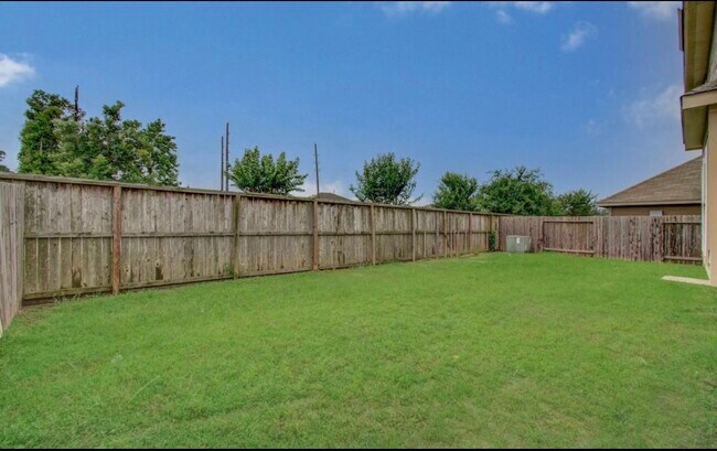Building Photo - 12830 City Grn Trl
