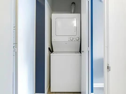 Building Photo - 535 W 23 St
