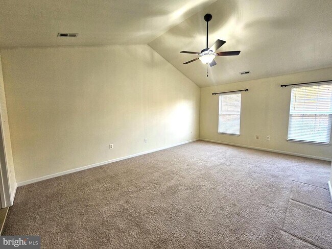 Building Photo - 6125 Hot Spring Ln