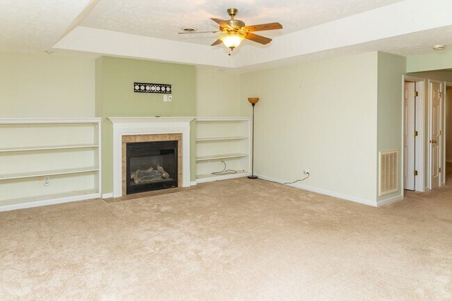 Building Photo - PET FRIENDLY!!!!!!