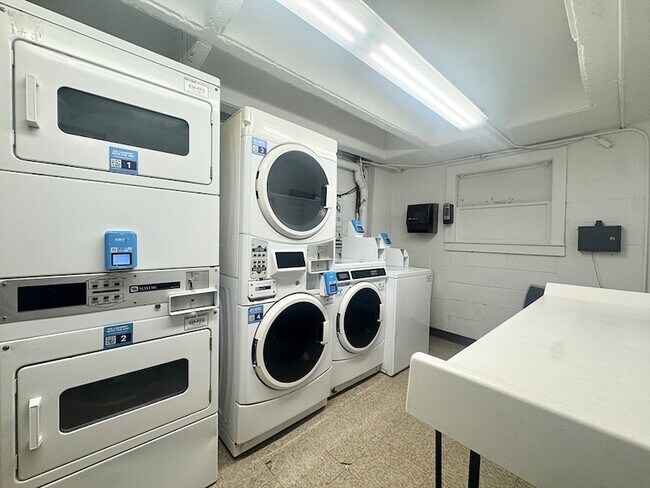 Building Photo - 1643 Cambridge St