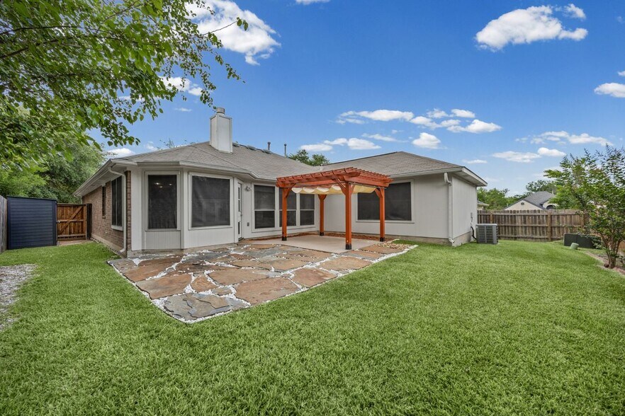 Building Photo - 11304 Avering Ln