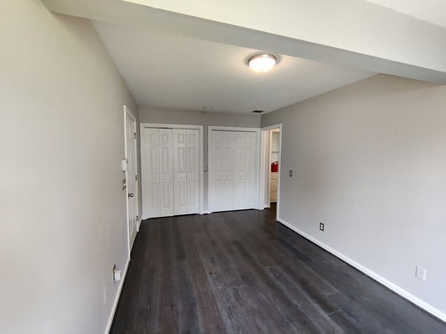 Building Photo - Lovely 4BD / 2 Bath High Ranch