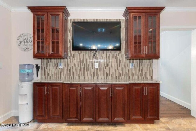 Building Photo - 1597 N Bay Ave