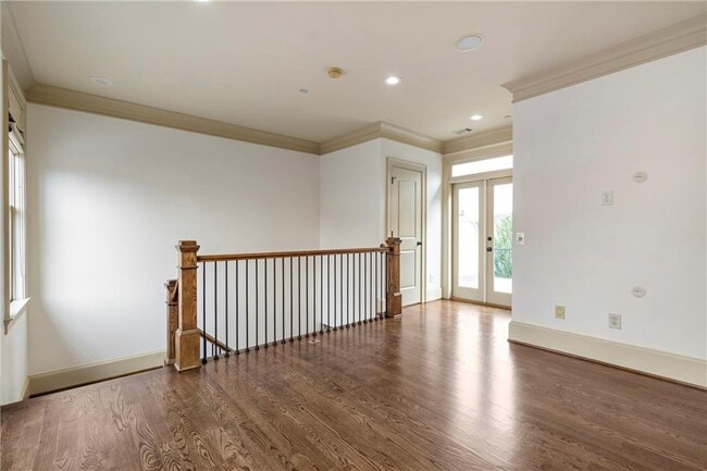 Building Photo - 58 Sheridan Dr NE