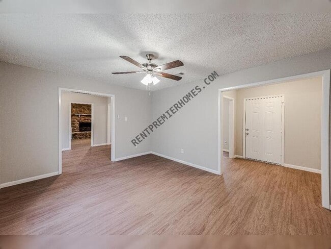 Building Photo - 7315 Russwood Ln E