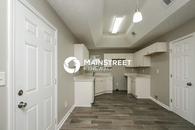 Building Photo - 4 Bedroom Pet-Friendly Home in Riverdale, GA with Main Street Renewal