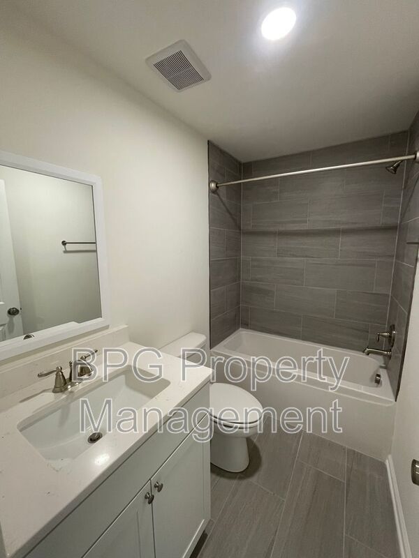 Building Photo - 79 Horner St