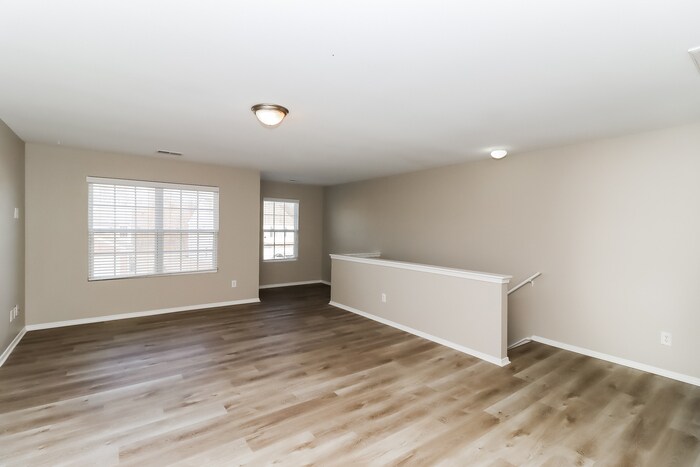 Building Photo - 9623 Bayview Pkwy