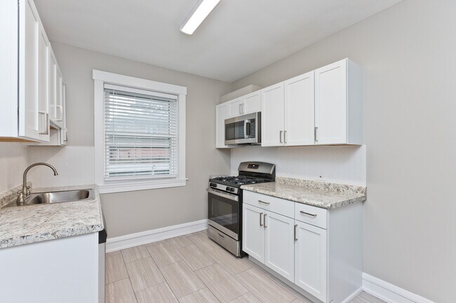 Building Photo - 1019 Dempster St